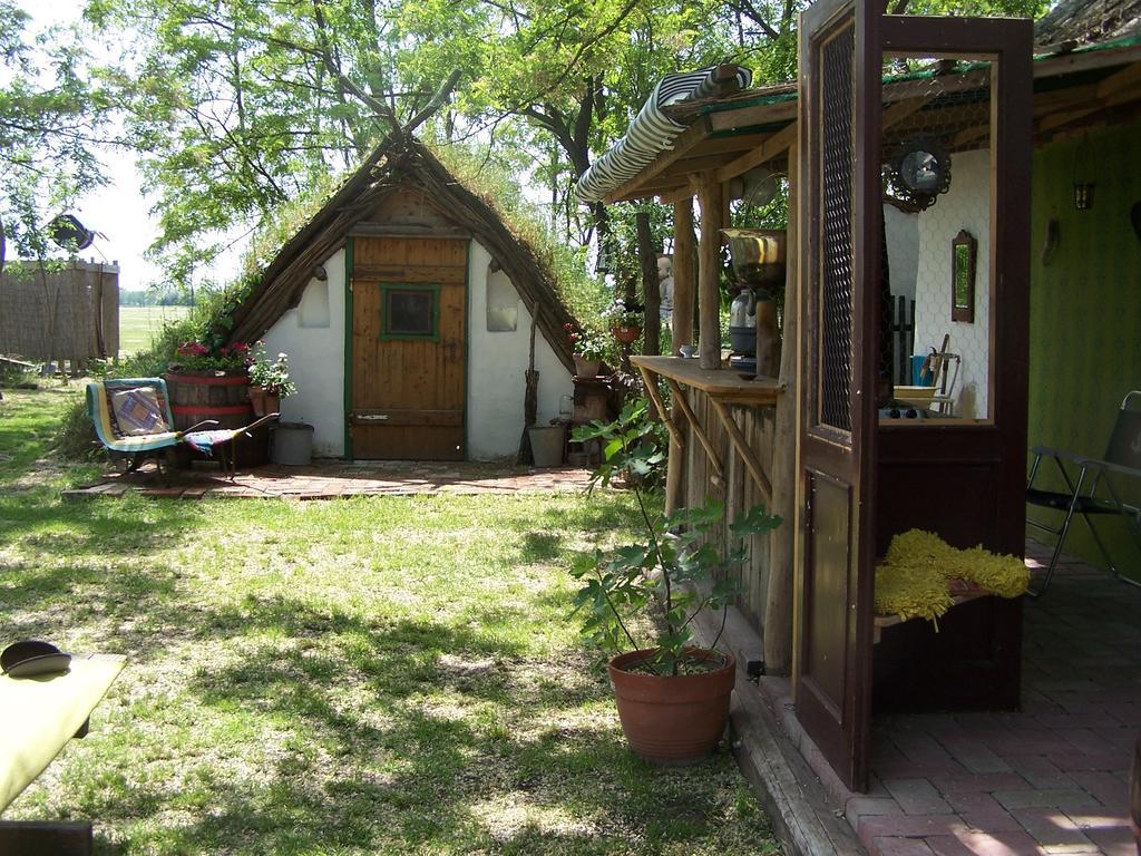 Chy-Kara Farm Camping Bed & Breakfast Pálmonostora Cameră foto